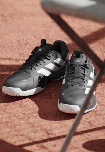 Теннисные кроссовки