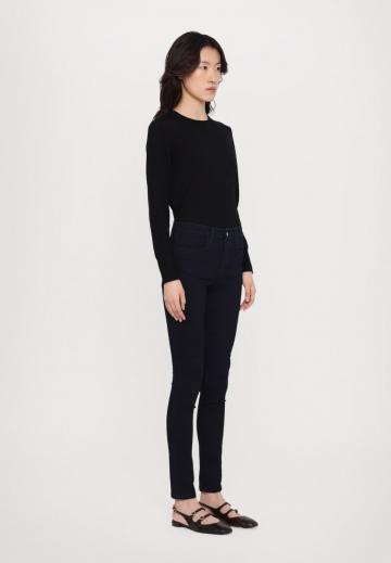 Узкие джинсы