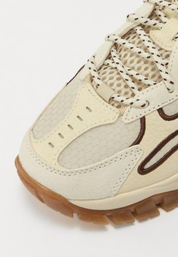 Гандбольные кроссовки