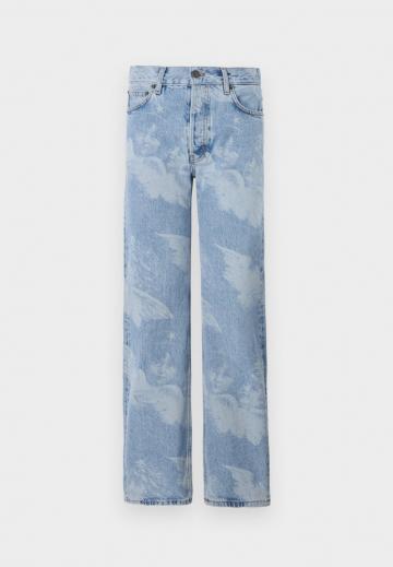 Прямые джинсы