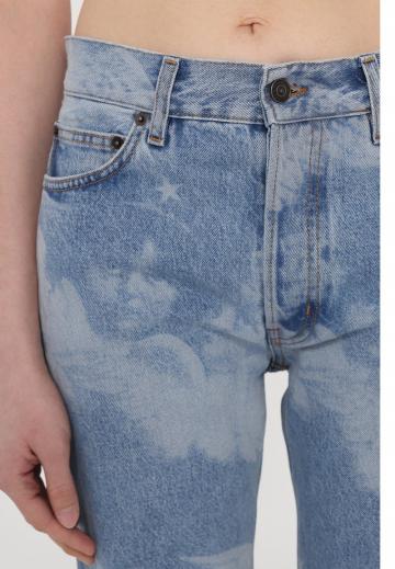 Прямые джинсы