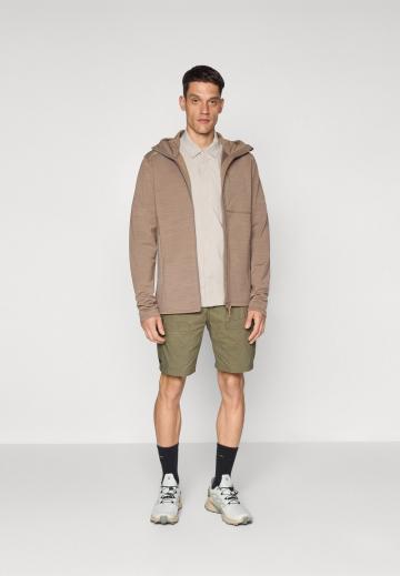 Спортивная кофта