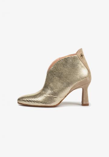 Полусапожки на высоком каблуке