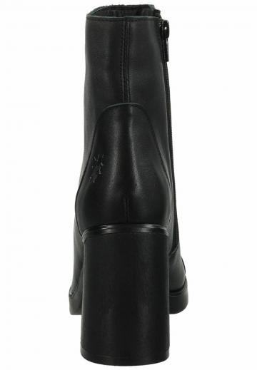 Полусапожки на высоком каблуке