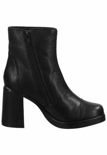 Полусапожки на высоком каблуке