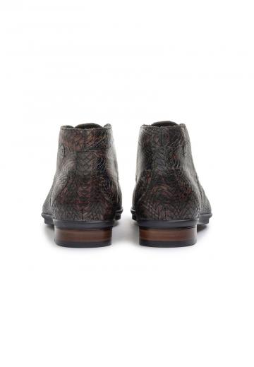 Ботинки на шнуровке