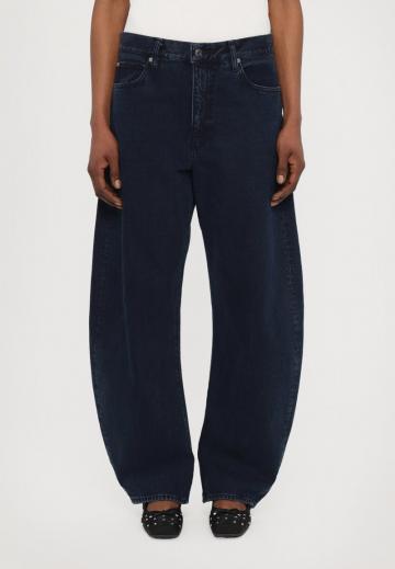 Джинсы бойфренда