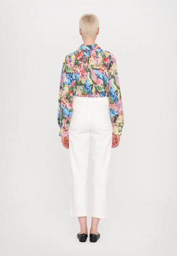 Короткие джинсы