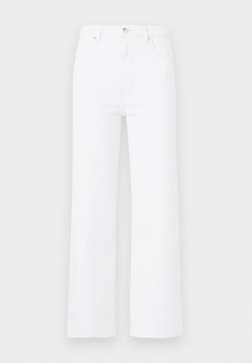 Короткие джинсы