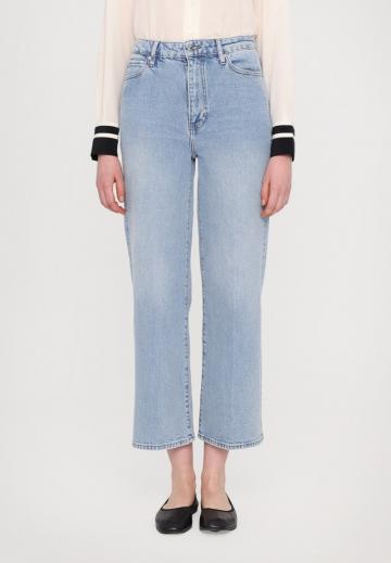 Джинсы бойфренда