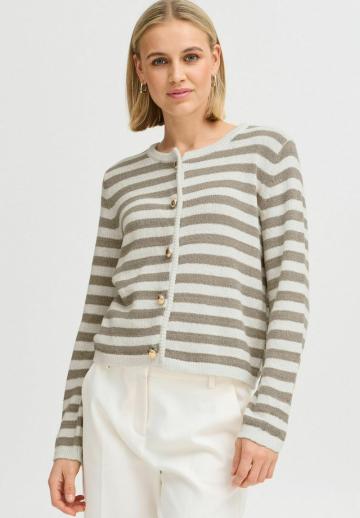 Вязаная кофта