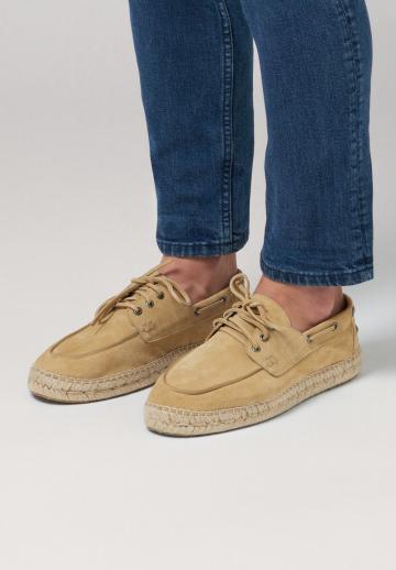 Ботинки на шнуровке