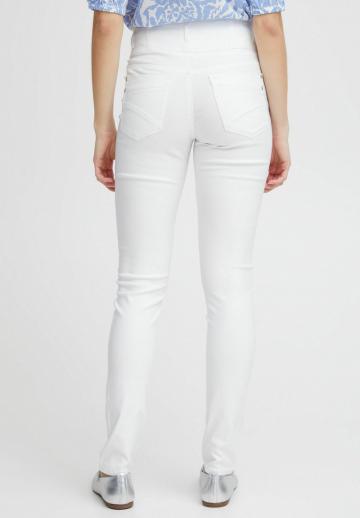 Узкие джинсы
