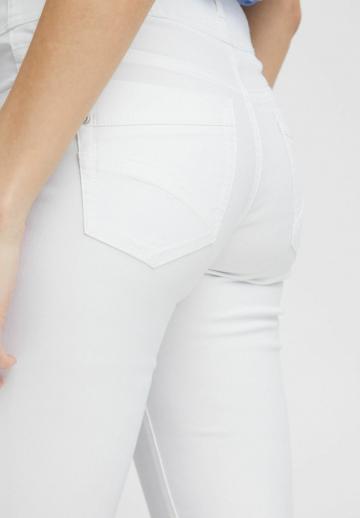 Узкие джинсы