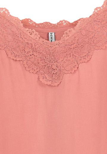 Топ на бретельках