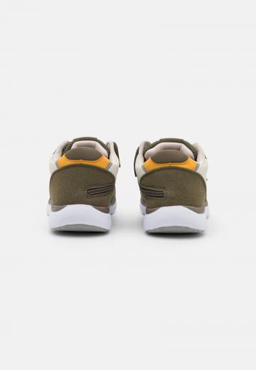 Гандбольные кроссовки