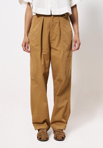 Брюки с накладными карманами