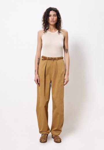 Брюки с накладными карманами