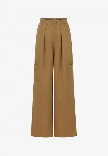 Брюки с накладными карманами