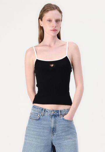 Топ на бретельках