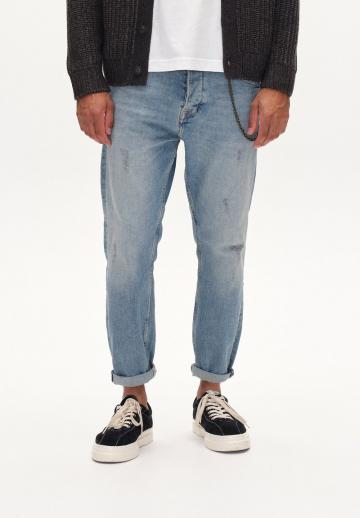 Узкие джинсы