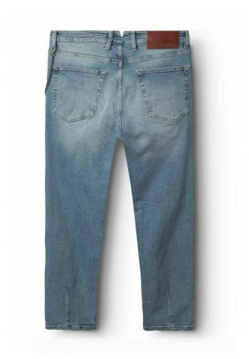 Узкие джинсы