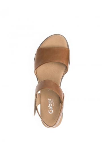 Босоножки на танкетке