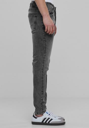 Узкие джинсы