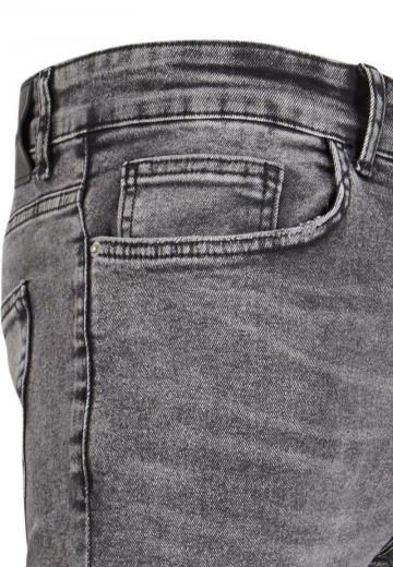 Узкие джинсы