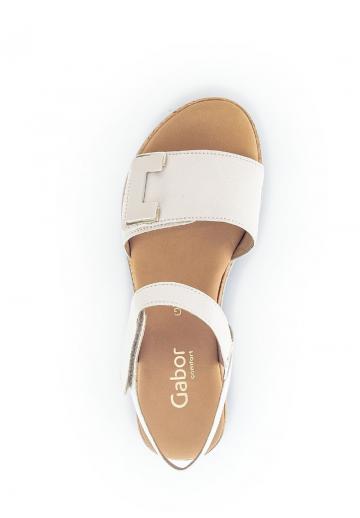 Босоножки на танкетке