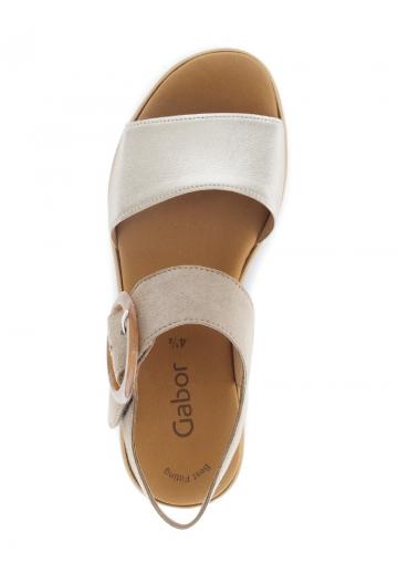 Босоножки на танкетке