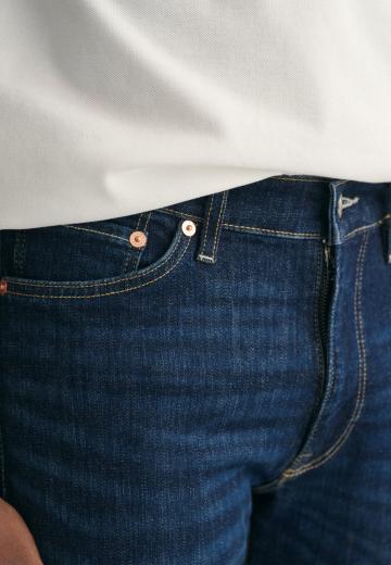 Прямые джинсы