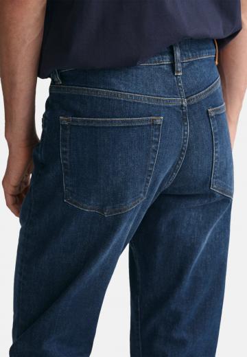 Узкие джинсы