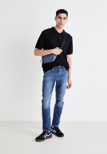 Узкие джинсы