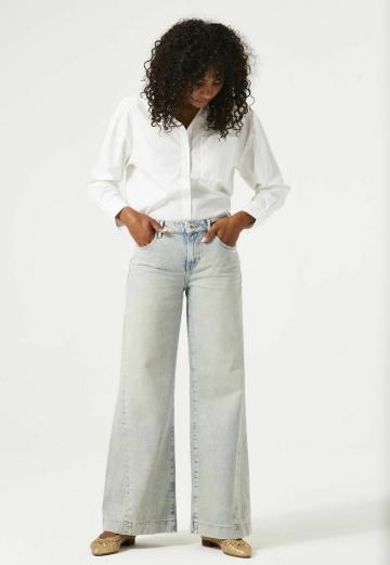 Свободные джинсы