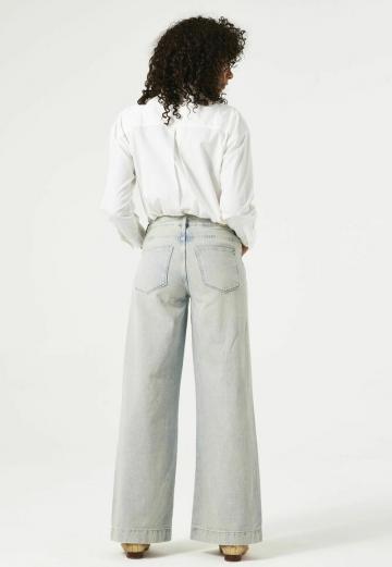 Свободные джинсы