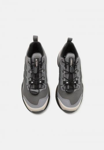 Походная обувь