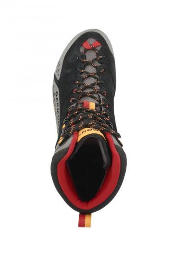 Походные ботинки