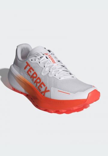 Беговые кроссовки