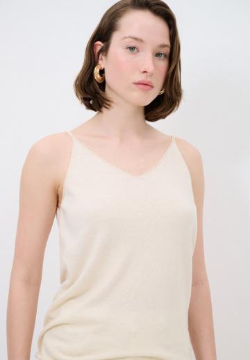 Топ на бретельках