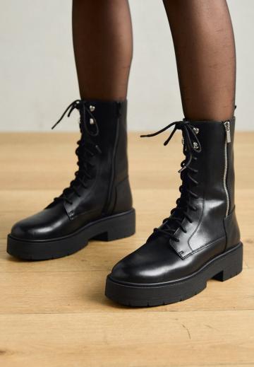 Сапоги на шнуровке