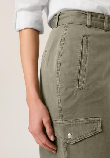 Юбка с накладными карманами