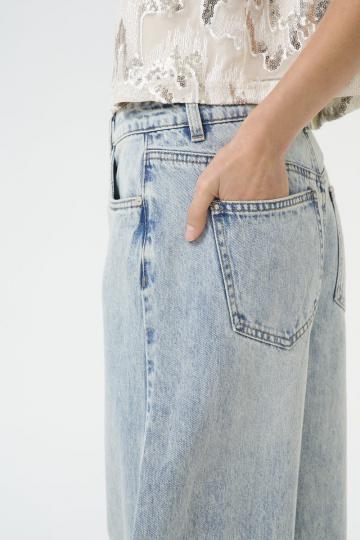 Свободные джинсы