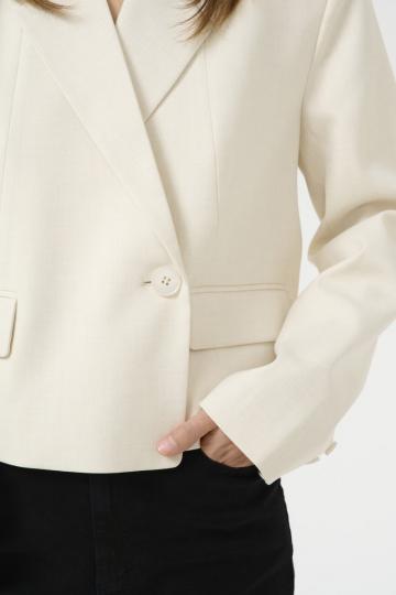 Короткий блейзер