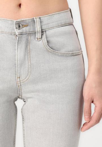 Клешеные брюки