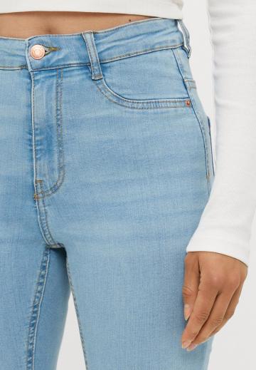 Узкие джинсы