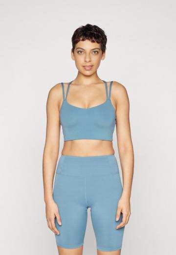 Бюстгальтер без косточек