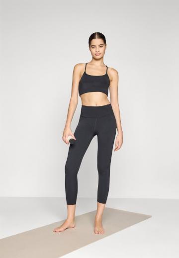 Бюстгальтер без косточек