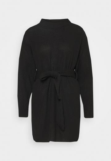 Вязаное платье