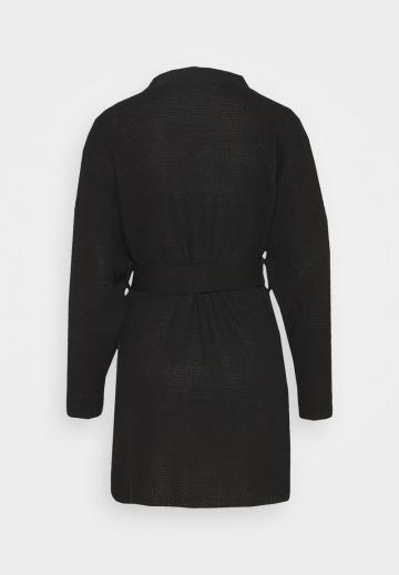 Вязаное платье